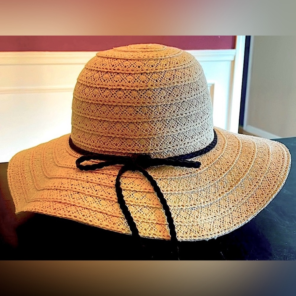 SUN HAT